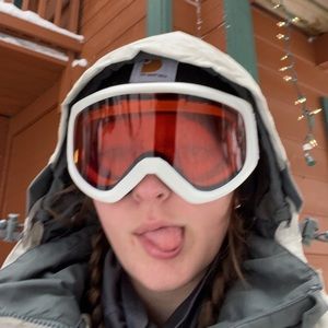 Meet your Posher, Lillian